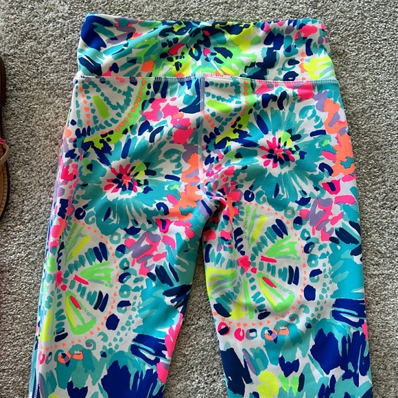 Lilly Pulitzer Luxletic Weekender Cropped Leggings - Picture 6 of 8